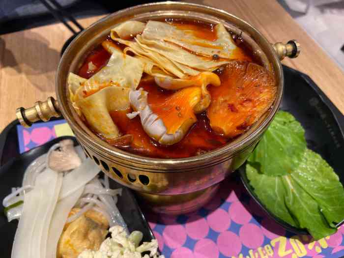 小涮哥·一人食小火锅(观音桥店)-"[环境]小吃街右手边 一直走,店面不