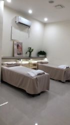 -苗方清颜专业祛痘·皮肤管理