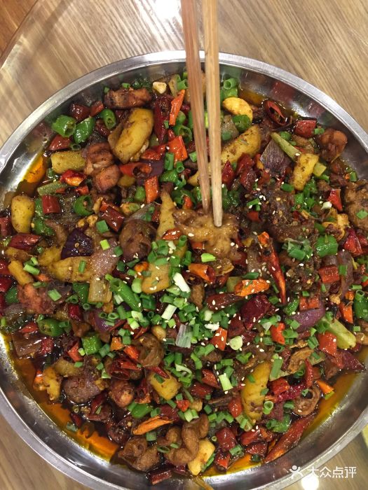 犀浦老山门鸡毛店(天府长城店)干锅肥肠鸡图片