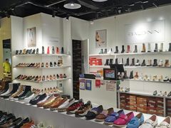 -燕莎奥特莱斯购物中心