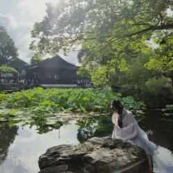 -一揽芳华汉服旗袍体验馆(拙政园店)