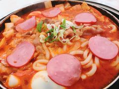 -三清洞摩西韩式年糕火锅(威高广场店)