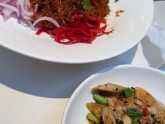 -阿瓦山寨·湘菜现炒·剁椒鱼头王(咸阳总店)