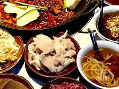 -渝嘴小老弟老火锅(华新村店)
