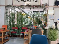 -毛辣果·贵州红酸汤牛肉火锅(西单店)