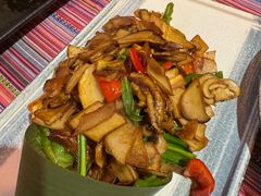 -香巴拉云南餐厅(华莱坞店)
