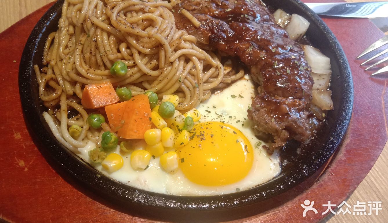 在国泰里面 这边奶茶店非常多，交通便利
