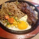 在国泰里面 这边奶茶店非常多，交通便利