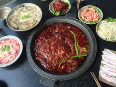 -茅草房·河畔园林火锅