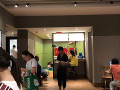 等位区-肯德基(西稍门店)