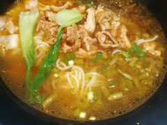 肥肠米线-八月美食小馆(银泰城总店)