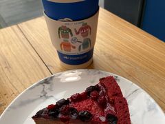 草莓干酪-咖星人E·T coffee·云赛空间