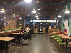 大堂-麦当劳(郑州东高铁站店)