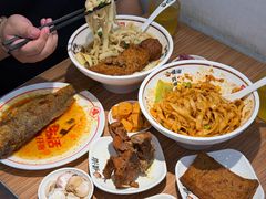 -顺溜·手工刀削面·黑金店(铜锣湾店)