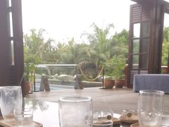 -亚龙湾喜来登·美景台大堂吧