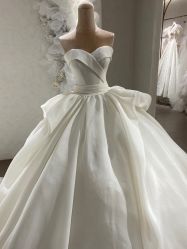 -艾米丽婚纱礼服