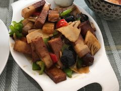 -天天向上素食餐厅(五台山店)