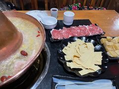 -果松木炭酸菜铜火锅·外婆参鸡汤