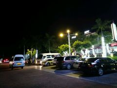 -亚龙湾亚泰商业街