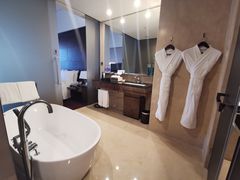 -广州天河希尔顿酒店