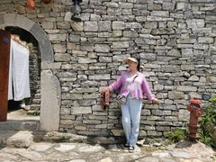 -高荡千年布依古寨旅游景区