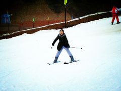 -采薇庄园四季滑雪场
