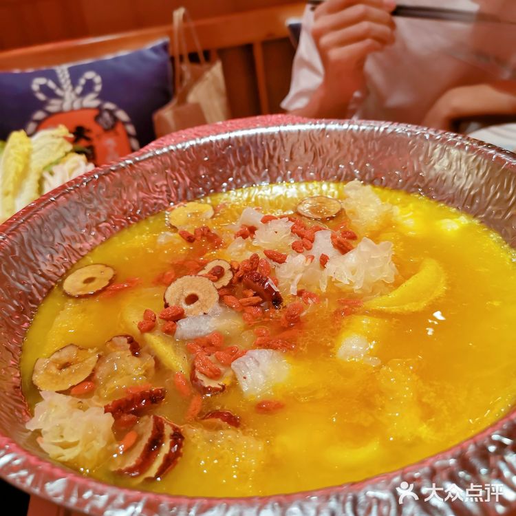 从外部来看还不错，走进去里面就是很正常的用餐环境