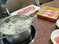 -四囍码头海鲜烧烤自助火锅(外滩南京东路悦荟广场店)