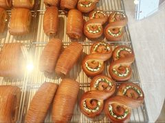 -VERIE BAKEHOUSE