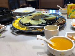 烤盘内的芝士玉米-韩宫宴烤肉·料理(苏州中心店)