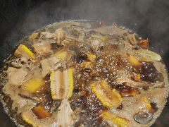 -锅老头海鲜铁锅炖