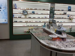 -GOOMI久米眼镜·蔡司·依视路·明月官方授权店(龙德紫金店)