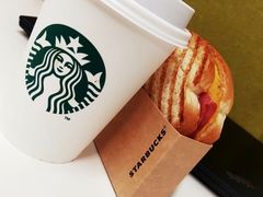 -星巴克(前滩世贸中心店)