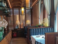 -八府香鸭·啫啫煲(华山路店)