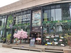 -临界音乐酒馆·小龙虾·江湖菜(华熙LIVE·鱼洞店)