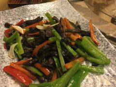 -山珍王国·云南野生菌石锅鱼