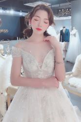 -艾米丽婚纱礼服