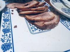 -老天桥酱肉烧饼夹肘子(天桥店)