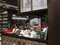 -钟书阁(群光广场店)