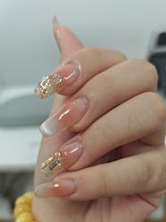 -尤米一站式美甲美睫