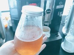 -亚洲国际大酒店·云顶阁旋转自助餐厅