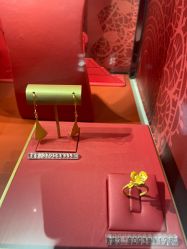 -周大福CHOW TAI FOOK(解放路天鸿小食代店)