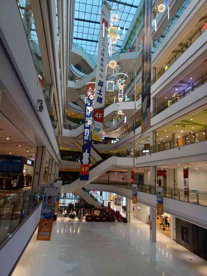 无锡竟然也有漫展了于是呢便准备去逛一圈溜达溜达嗯也没有什么大佬