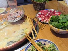 -洱火云南酸菜牛肉火锅(石景山当代商城店)