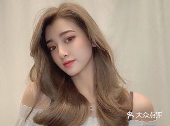 2020年夏季值得拥有的发色 亚麻色的通透感可以让你