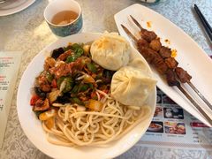 -汗腾格里·风味餐厅(新疆驻京办店)