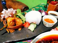 五香脆皮炸肉卷-小娘惹厨房Little Nyonya(狮城有约上榜店)