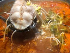 -野山舂·贵州现舂酸汤火锅(鸿通城店)