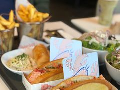 -Pinchy's Lobster & Champagne Bar