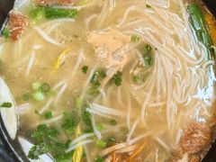-银米·云南传统过桥米线(双廊黑金冠店)